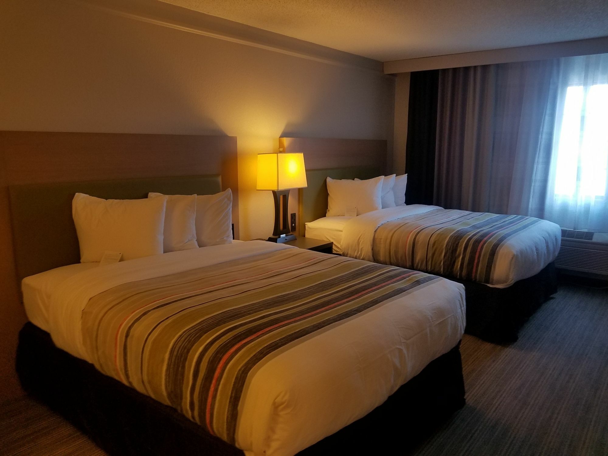 Country & By Radisson, Chicago-hoffman Hotel 3*